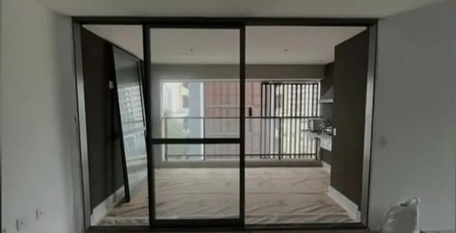 Sala do apartamento — antes da reforma